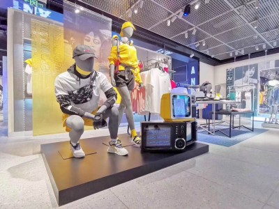 Serie di scarpe e abbigliamento